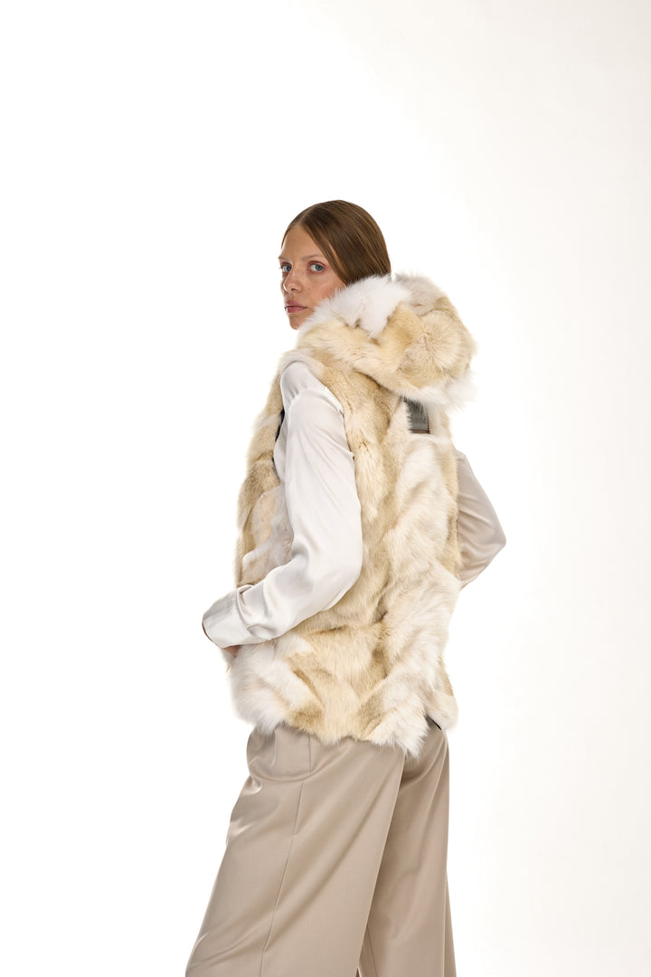 Urban short Parka in Water Repellent Blend with Coyote Fur Vest – White