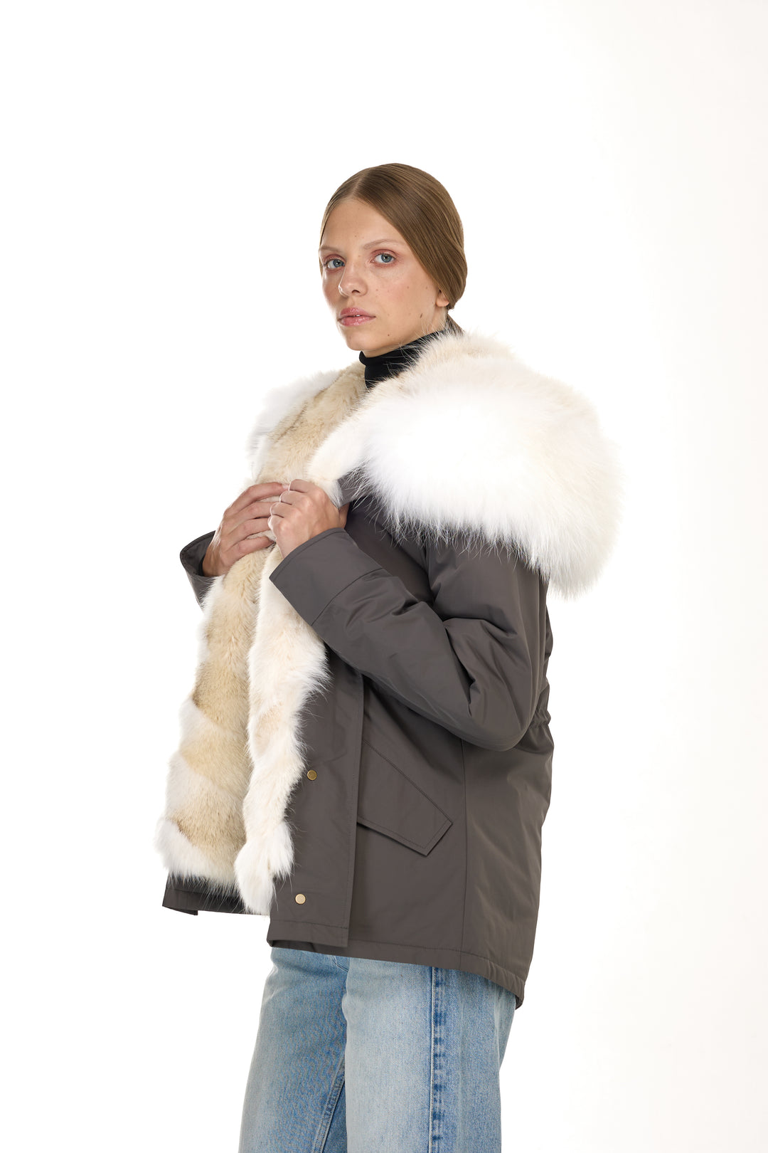 Urban short Parka in Water Repellent Blend with Coyote Fur Vest – White