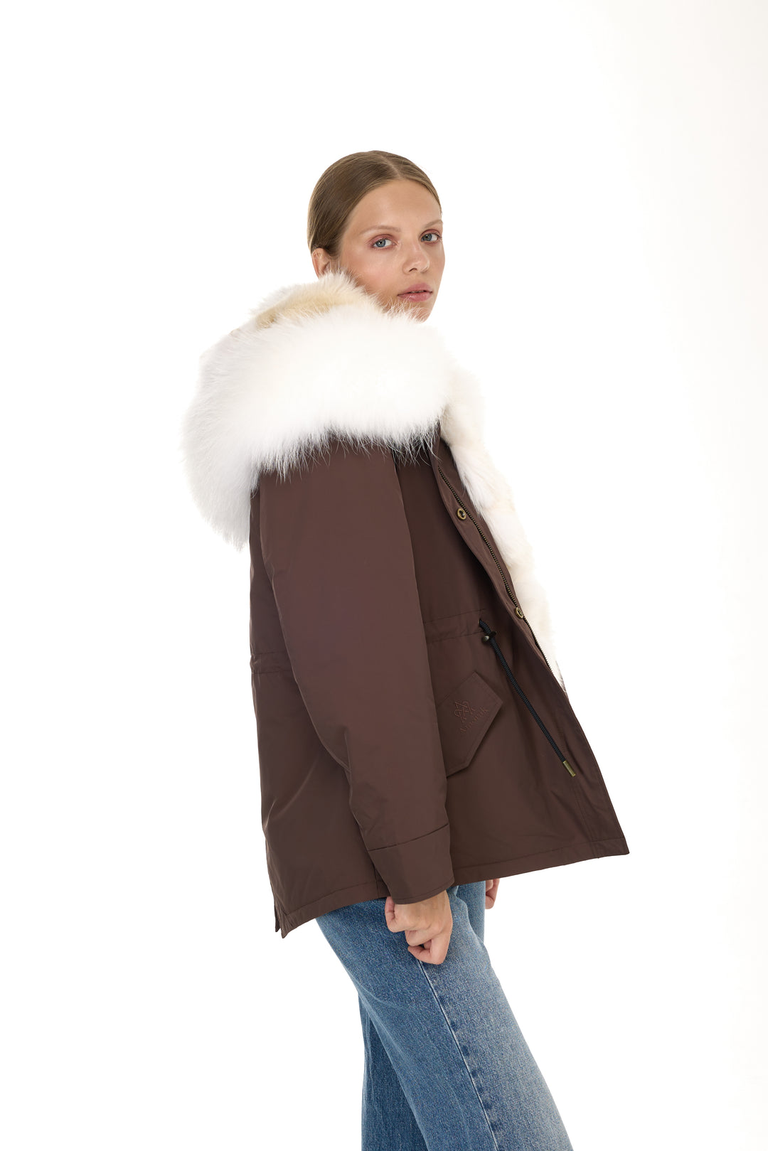 Urban short Parka in Water Repellent Blend with Coyote Fur Vest – White