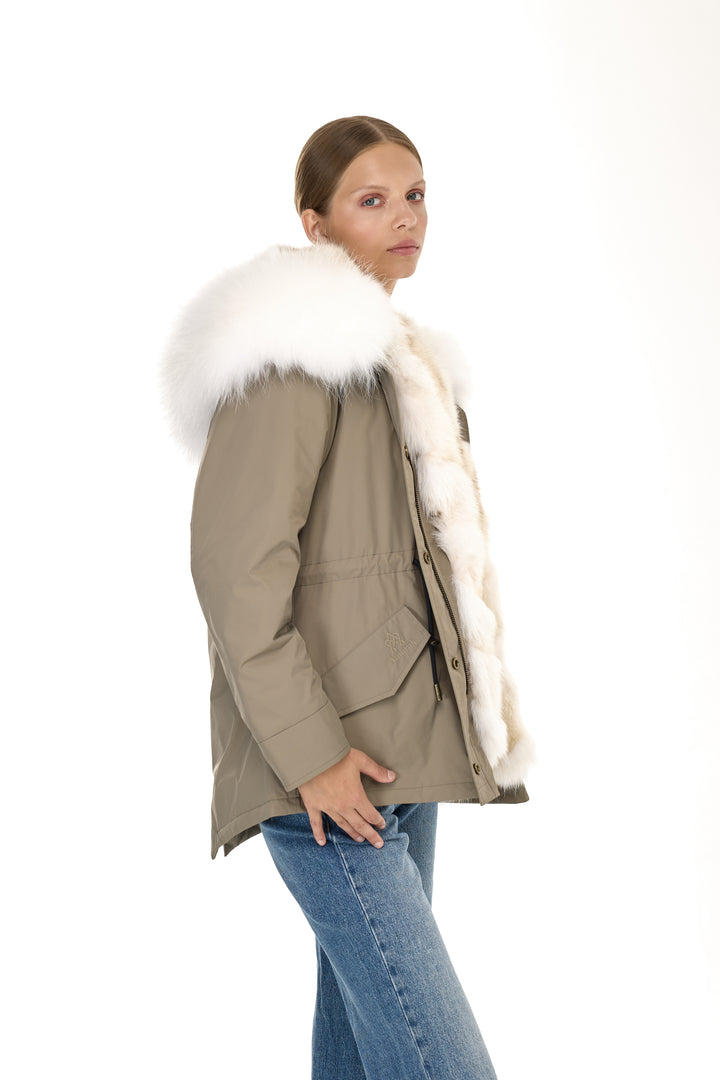 Urban short Parka in Water Repellent Blend with Coyote Fur Vest – White