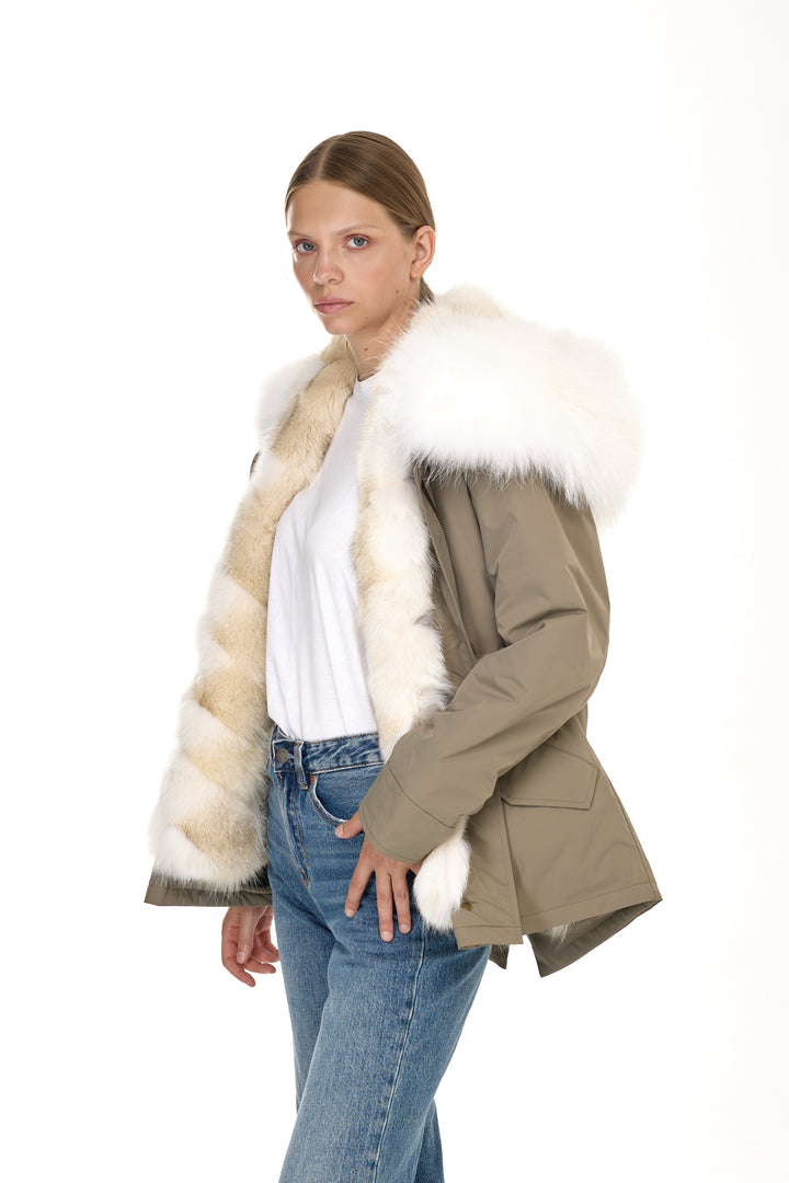 Urban short Parka in Water Repellent Blend with Coyote Fur Vest – White