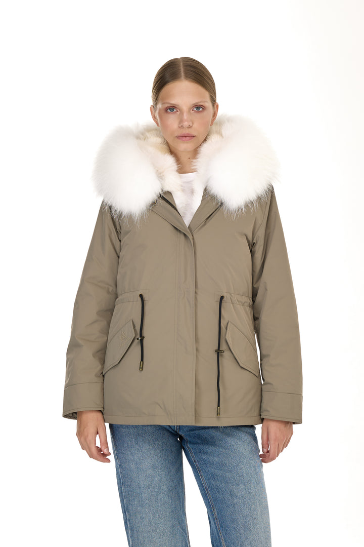 Urban short Parka in Water Repellent Blend with Coyote Fur Vest – White