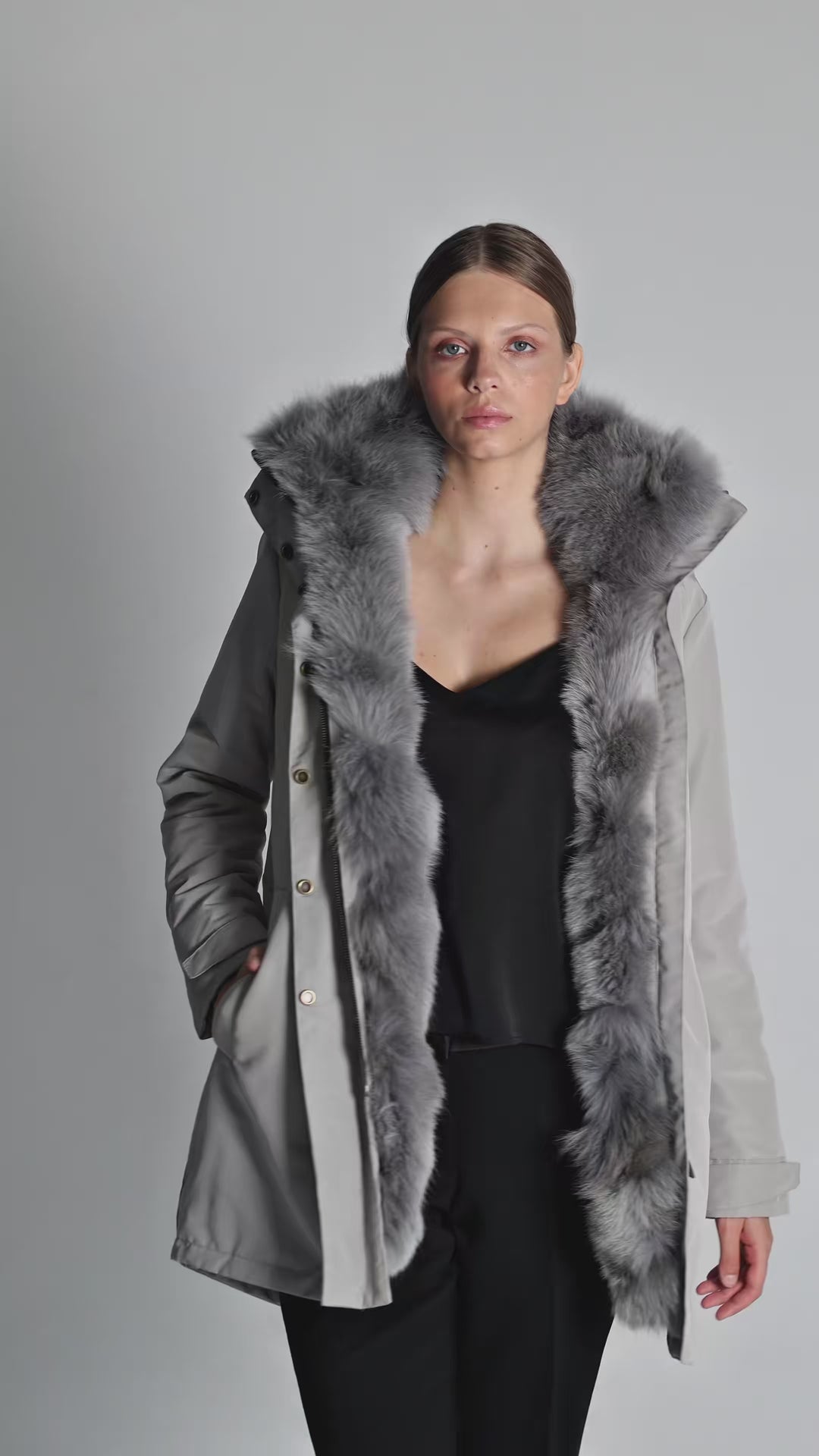 ELEGANT SHORT PARKA WITH ELEPHANT SKIN CANADIAN COYOTE