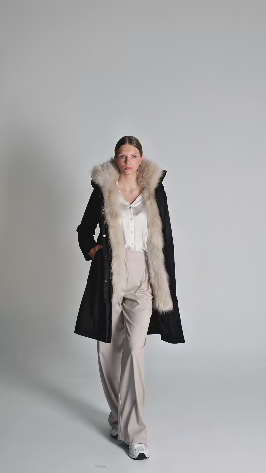 ELEGANT LONG PARKA WITH BEIGE FINLAND RACCOON